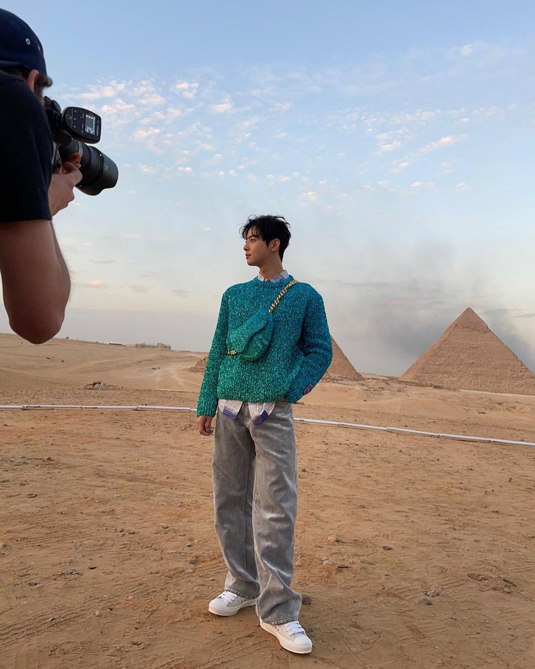 Cha Eun-woo, crazy visuals that shined in the Egyptian desert